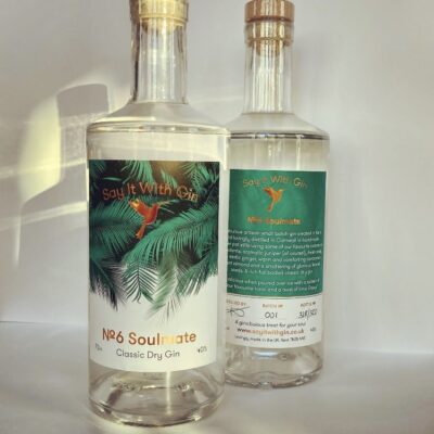No.6 Soulmate Classic London Dry Gin picture showing the front and back labels